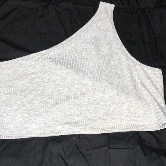 one shoulder shirt - Picture 2 of 4